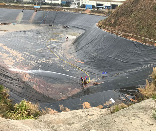 昭平废水池清理